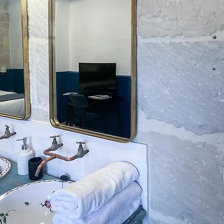 Bed & Breakfast Maison Bernard *